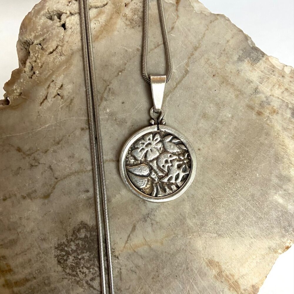 VTG Rare Silpada Sterling Silver 925 Floral Leaf Coin Pendant Necklace 18" Chain